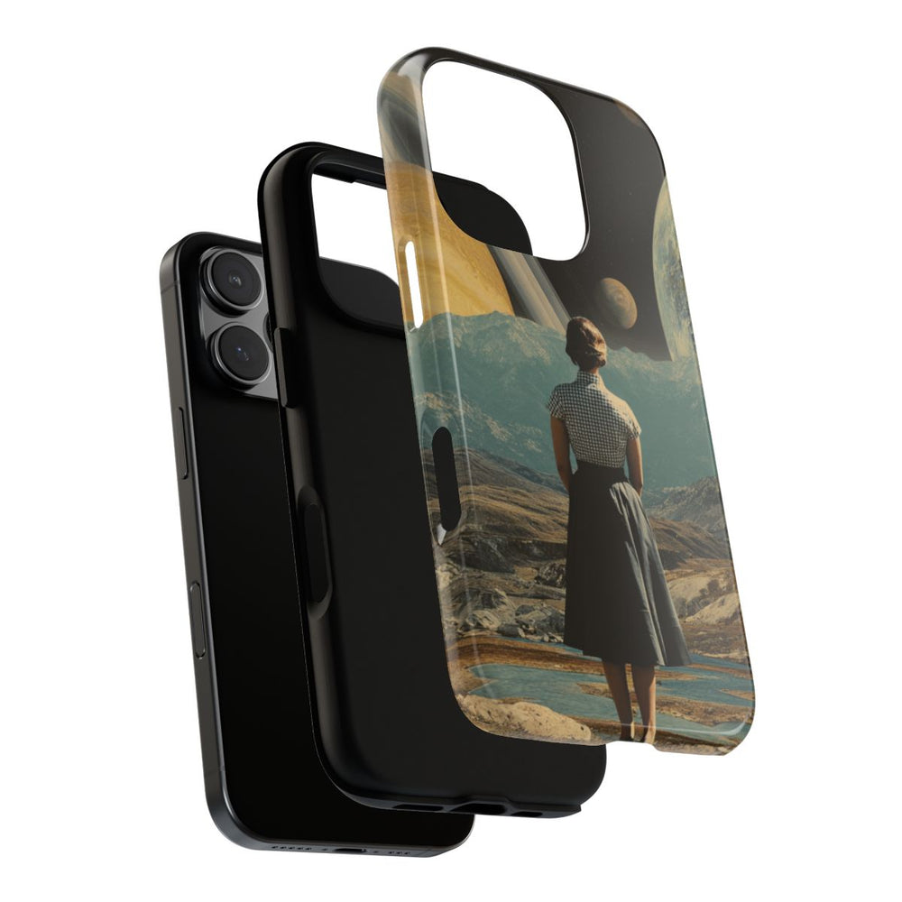 Vrouw in Vintage Jurk met Planetenlandschap
