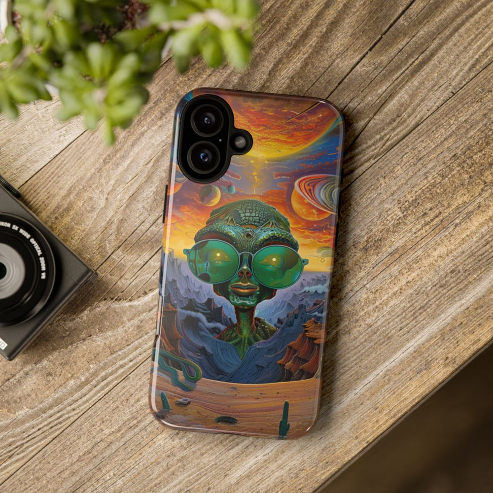 Groene Alien met Zonnebril in Psychedelisch Ruimtelandschap
