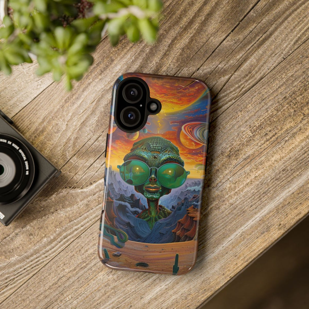 Groene Alien met Zonnebril in Psychedelisch Ruimtelandschap