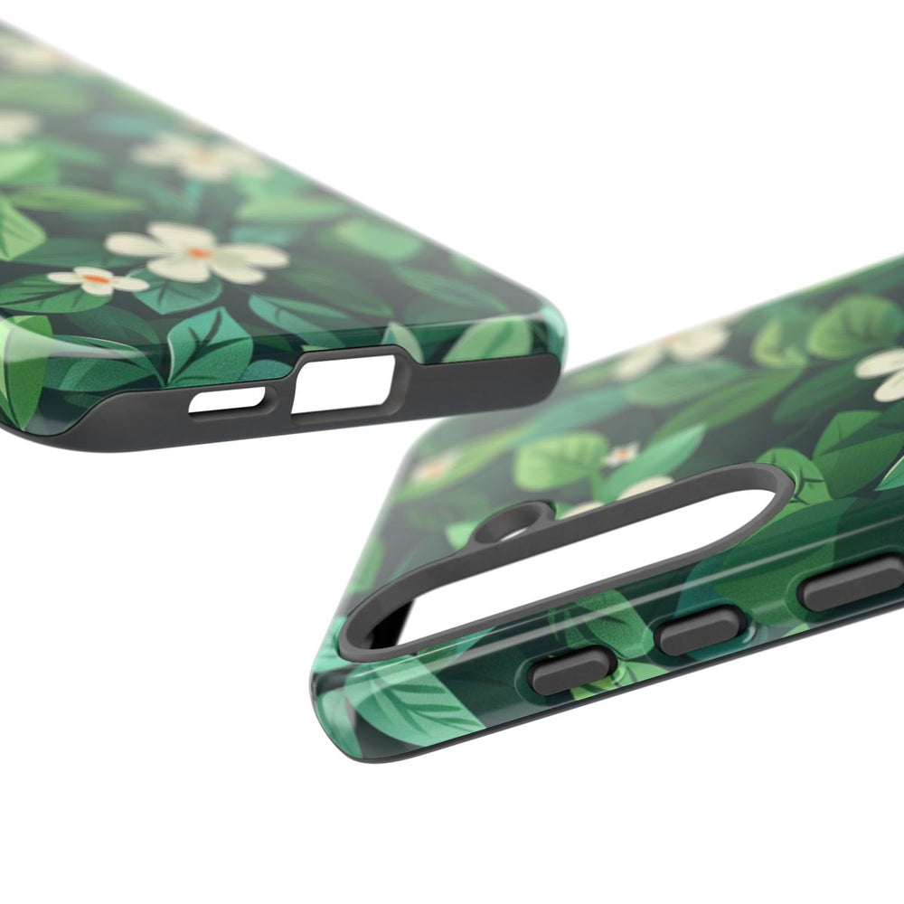 Groene Bladeren en Witte Bloemenpatroon