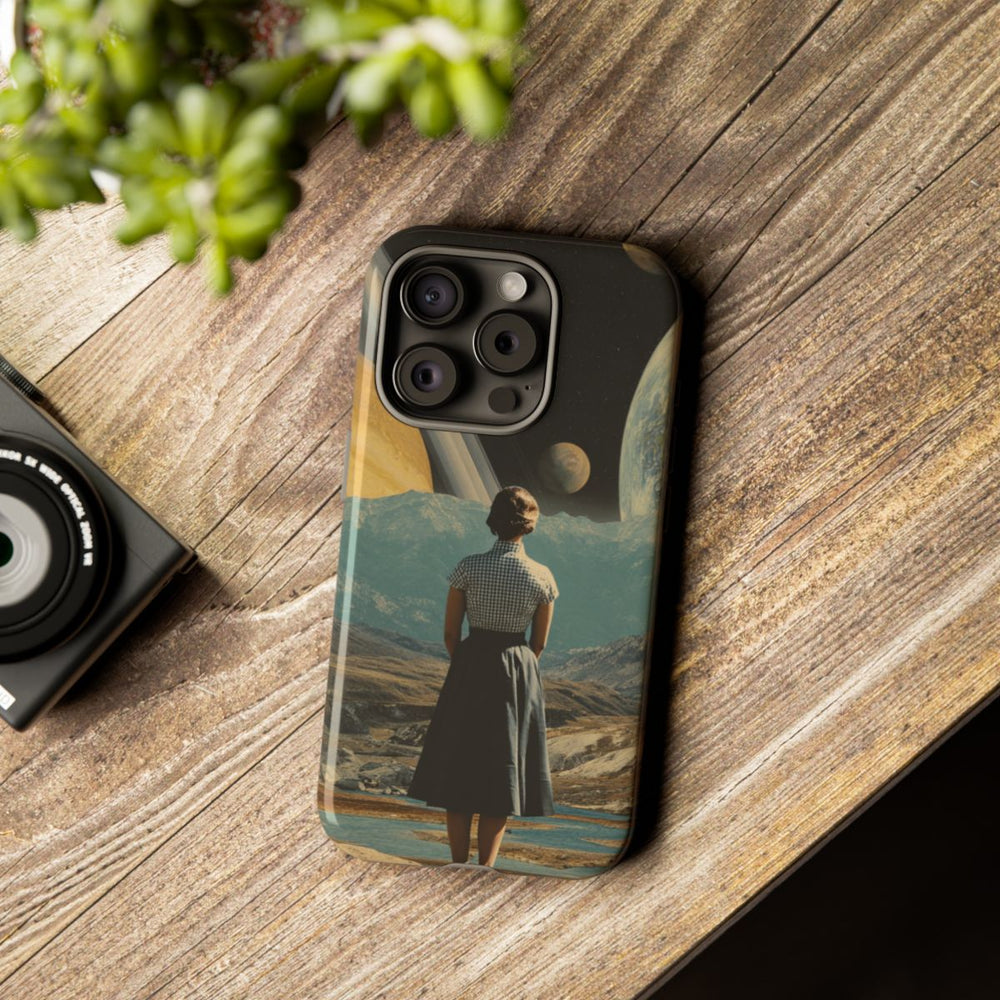 Vrouw in Vintage Jurk met Planetenlandschap