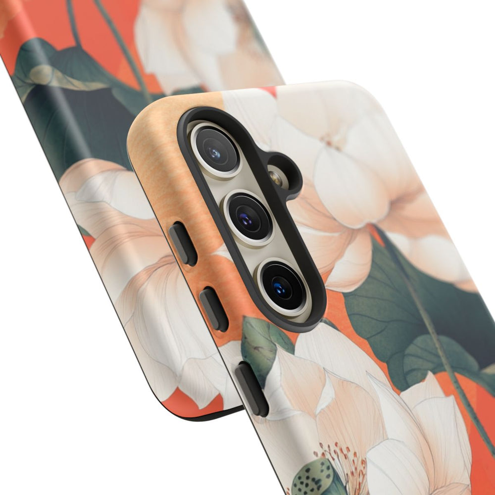 Witte Lotus Bloemen met Groene Bladeren op Oranje Achtergrond