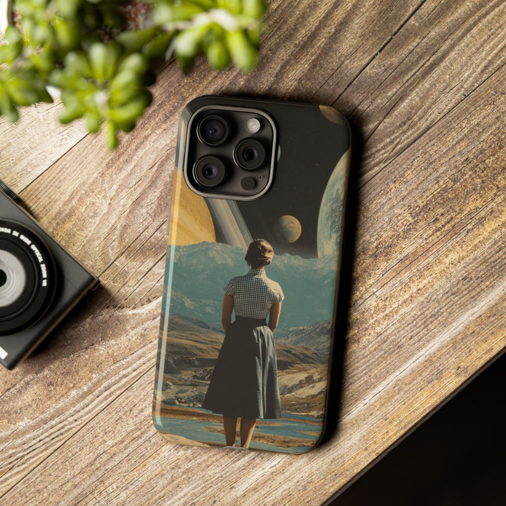 Vrouw in Vintage Jurk met Planetenlandschap