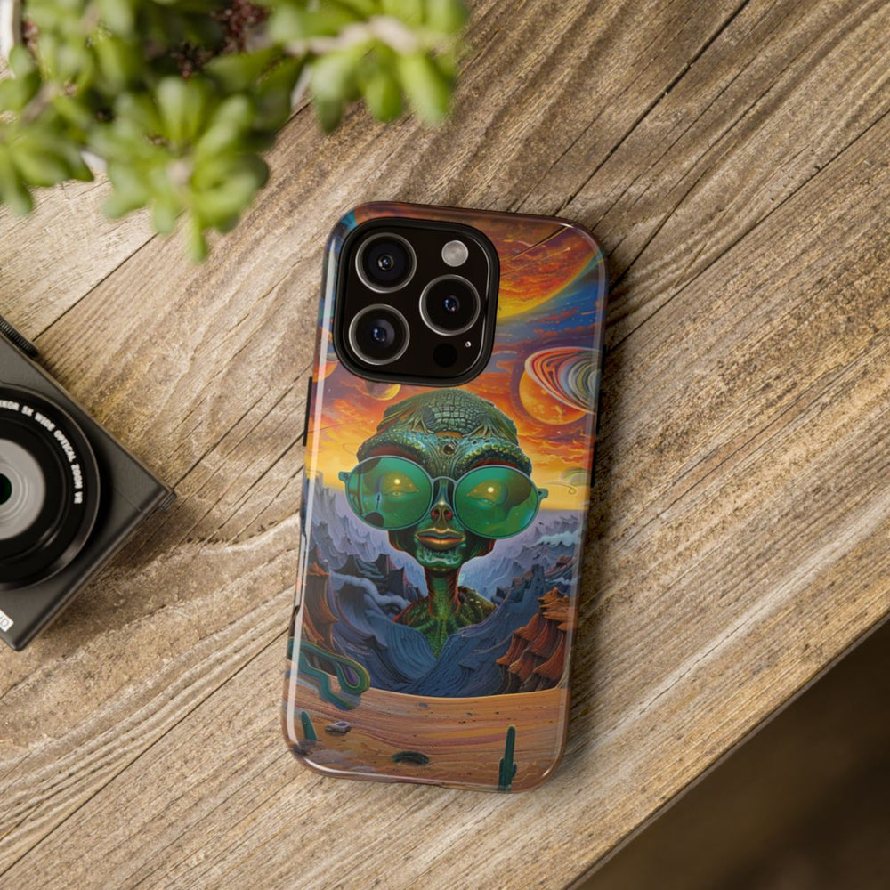 Groene Alien met Zonnebril in Psychedelisch Ruimtelandschap