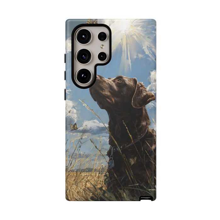 Chocoladekleurige Labrador met Vlinders in Veld