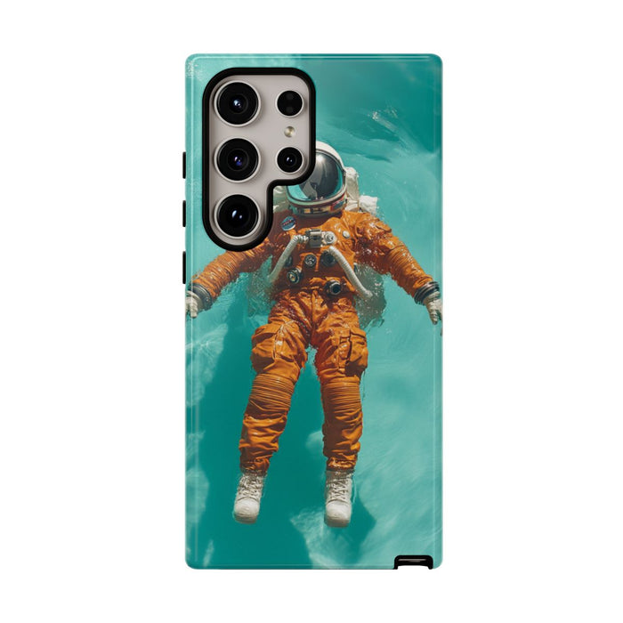 Astronaut in Oranje Pak Zwevend op Water