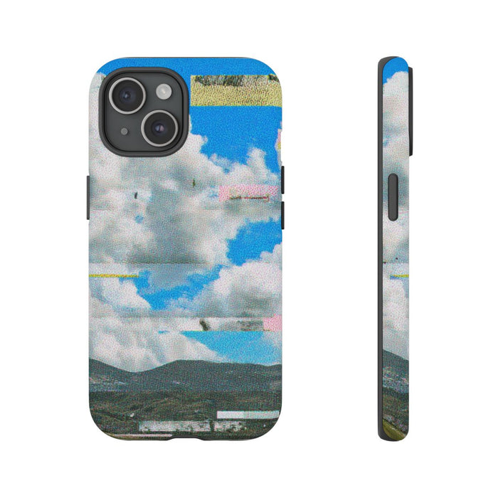 Glitch Effect Wolkenlucht met Bergen