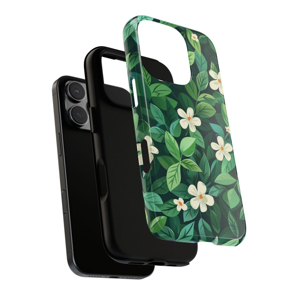 Groene Bladeren en Witte Bloemenpatroon