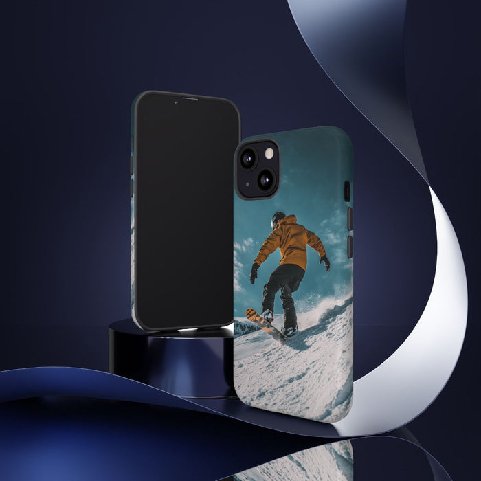 Snowboarder in Gele Jas op Besneeuwde Hellings