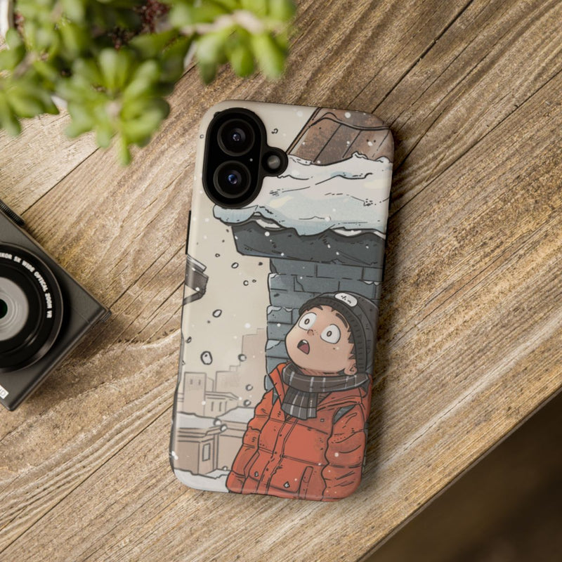 Chibi Man in Oranje Winterjas Kijkt Op Naar Besneeuwd Dak