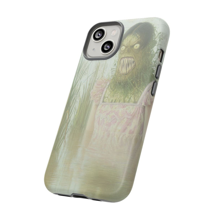 Groen Monster in Roze Jurk tussen Riet