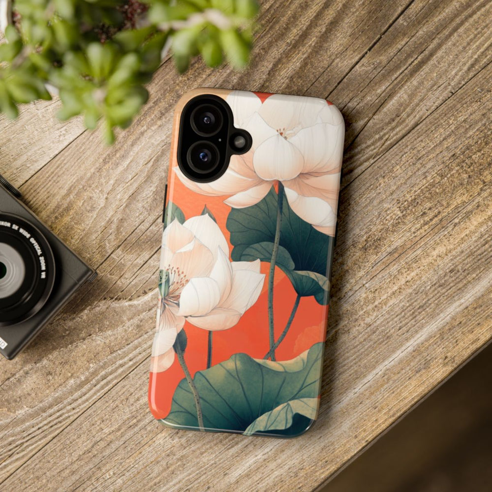 Witte Lotus Bloemen met Groene Bladeren op Oranje Achtergrond