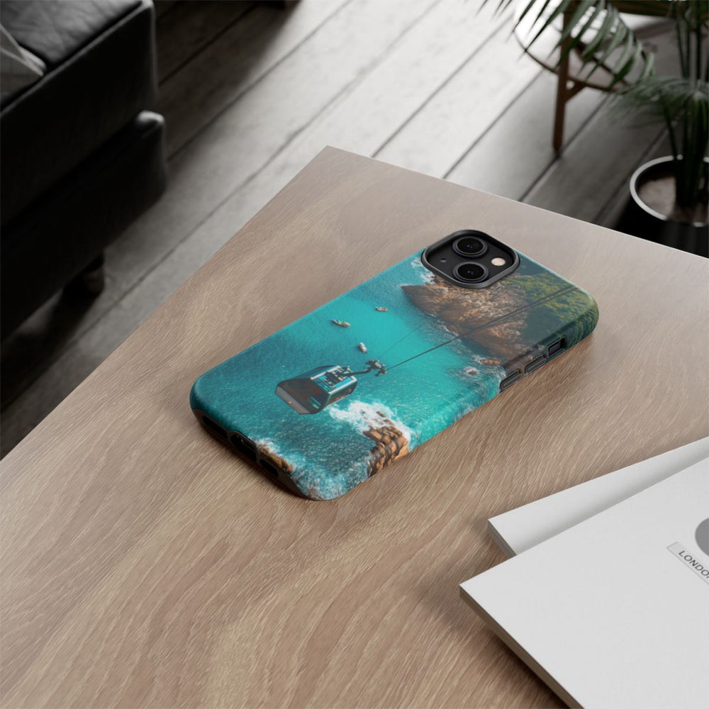 Kabelbaan Boven Turquoise Zee en Rotsachtige Kustlijn