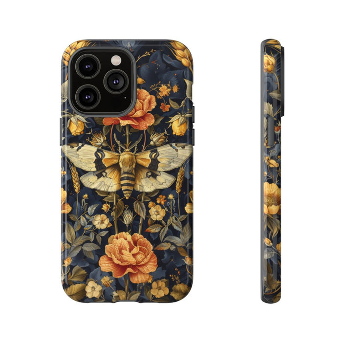 Gouden Bloemen en Mottenpatroon op Donkerblauw
