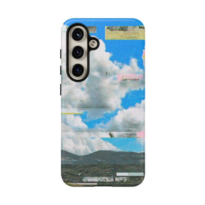 Glitch Effect Wolkenlucht met Bergen