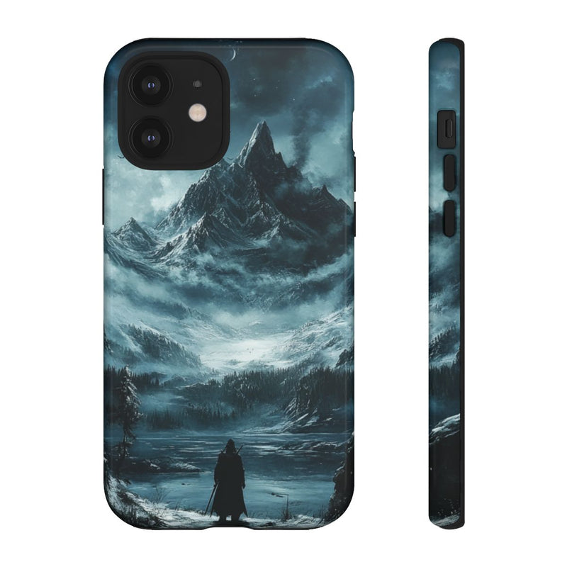 Mysterieus Berglandschap met Eenzame Wandelaar