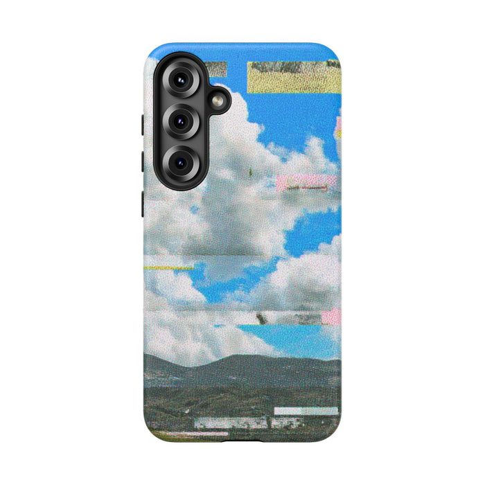 Glitch Effect Wolkenlucht met Bergen