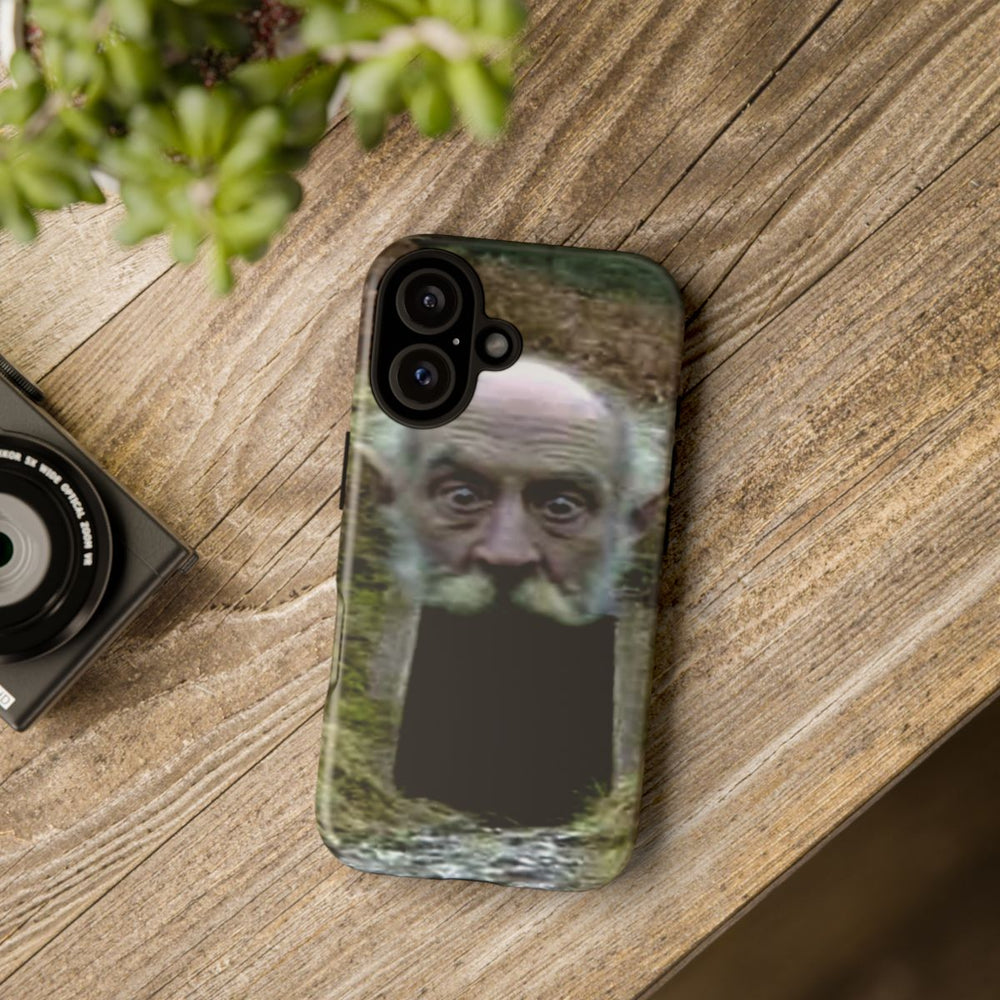 Surrealistische Reuzenhoofd-Toegang in de Natuur