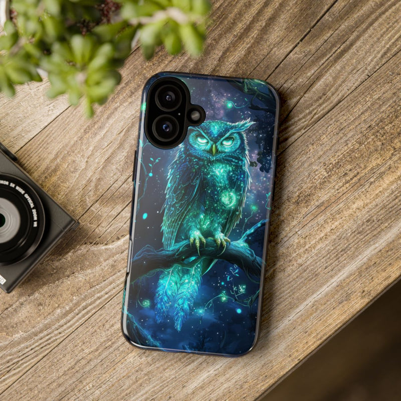 Glinsterende Mystieke Uil op Tak