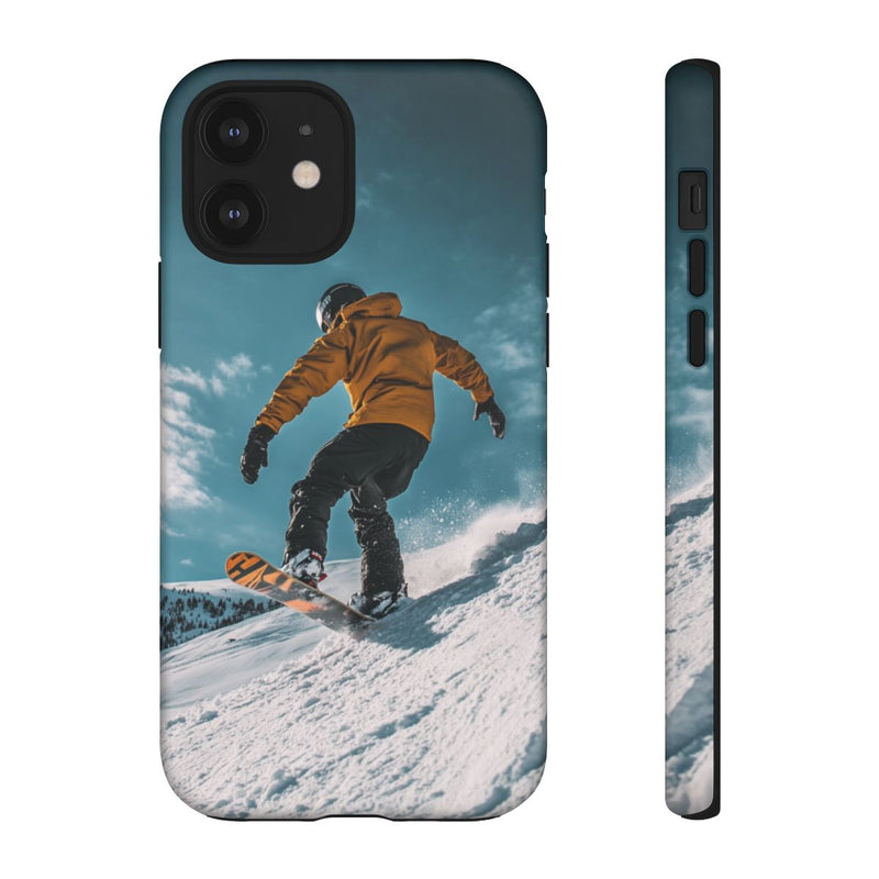 Snowboarder in Gele Jas op Besneeuwde Hellling