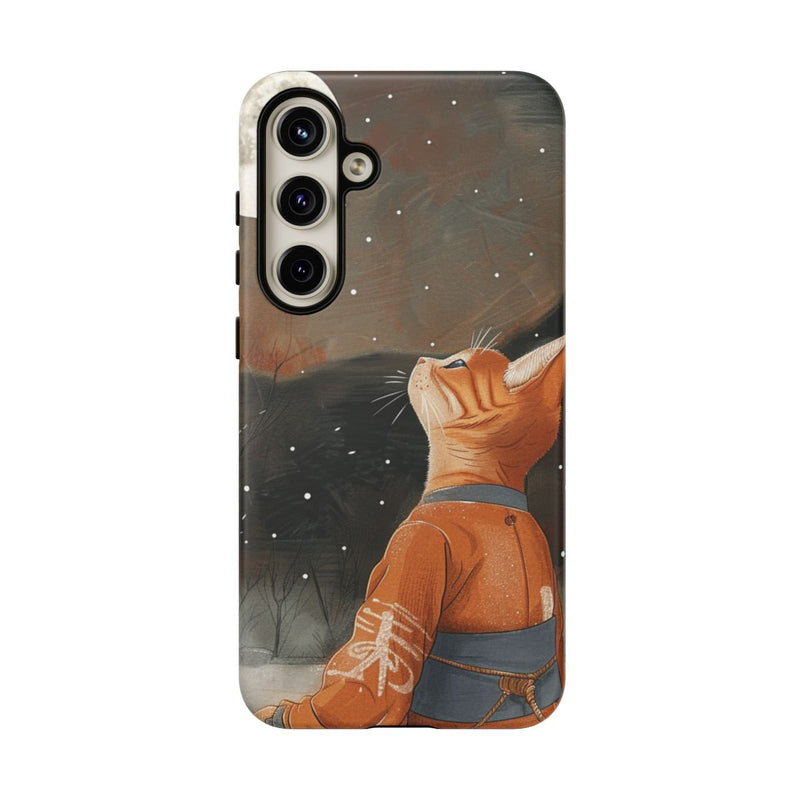 Oranje Kat in Traditionele Gewaad Onder Volle Maan