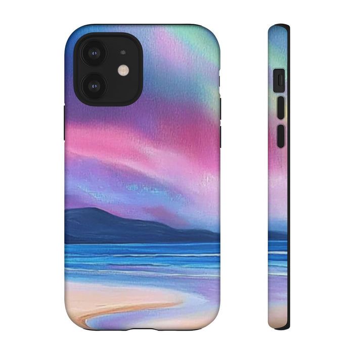 Noorderlicht Boven Rotsachtige Kust en Strand