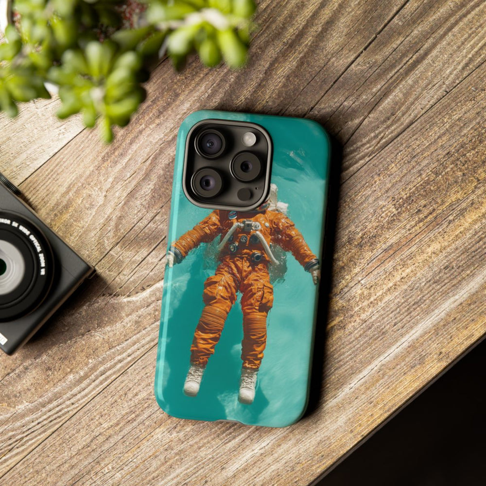 Astronaut in Oranje Pak Zwevend op Water
