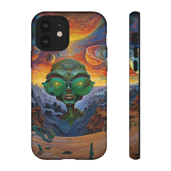 Groene Alien met Zonnebril in Psychedelisch Ruimtelandschap