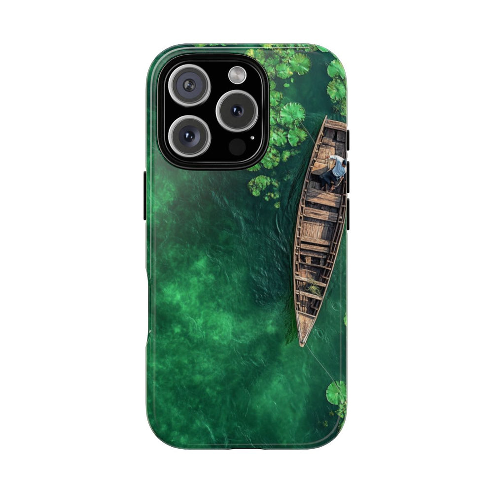 Luchtfoto van Visser op Houten Boot met Lotusbladeren