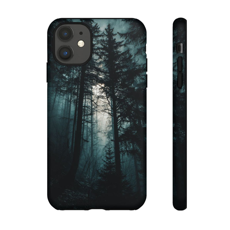 Donkere Mistige Bos Silhouetten