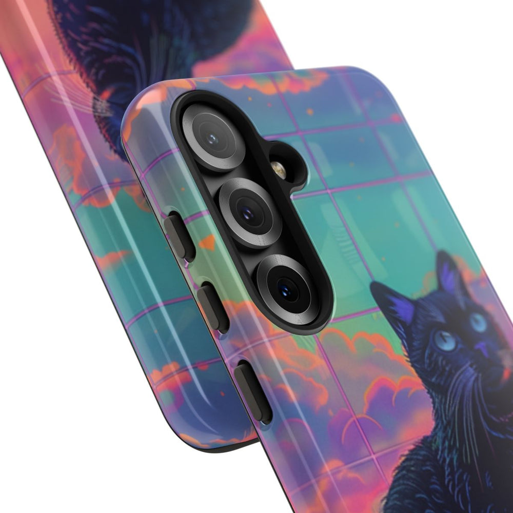 Zwarte Kat met Neonlucht Reflectie