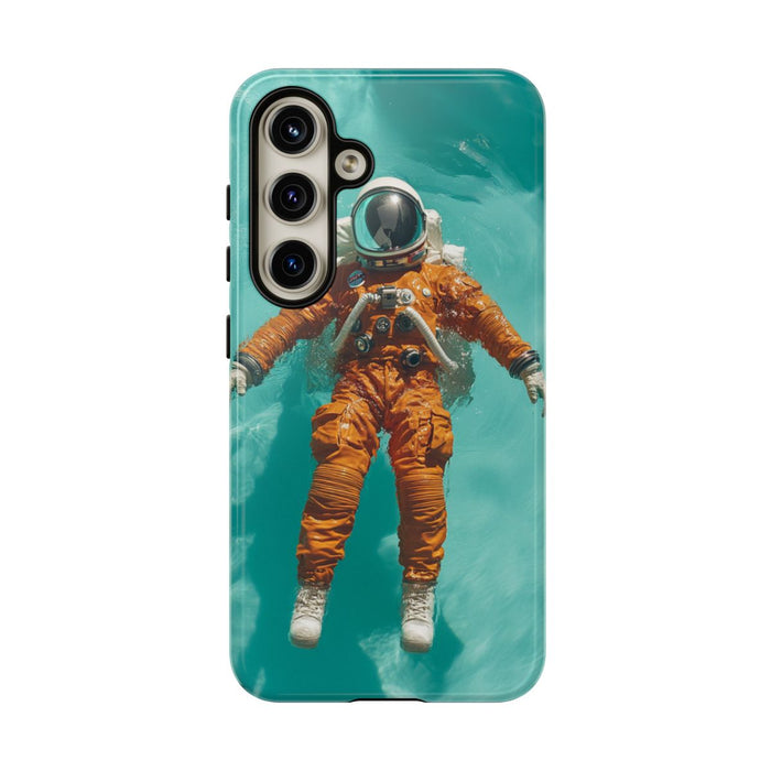 Astronaut in Oranje Pak Zwevend op Water