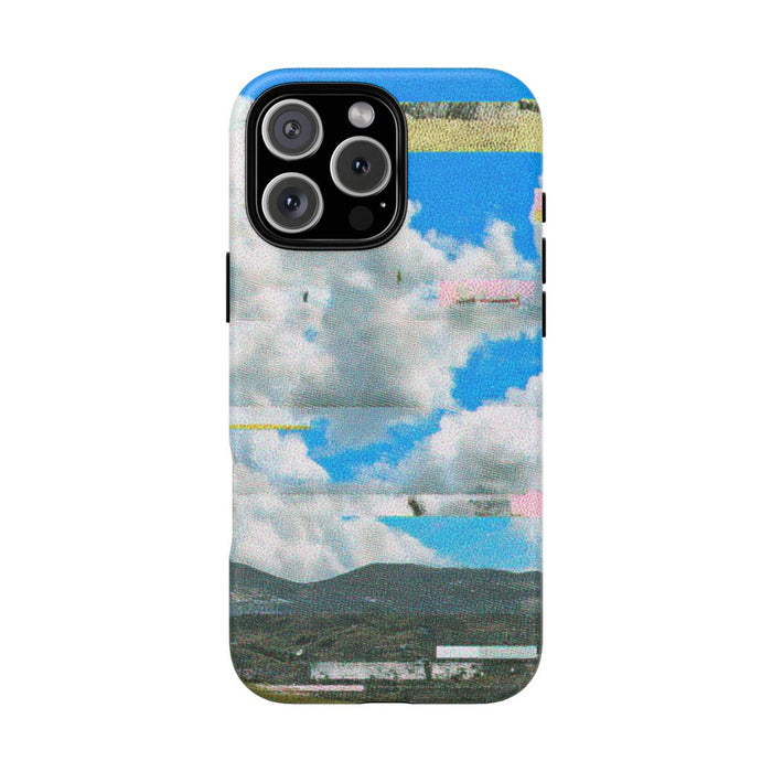 Glitch Effect Wolkenlucht met Bergen