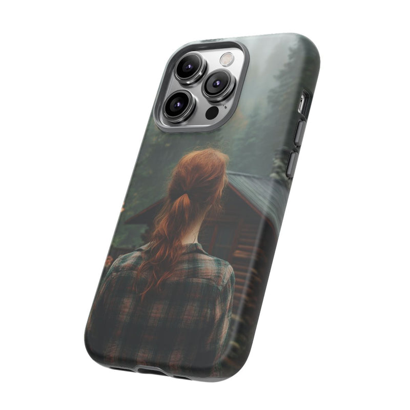 Roodharige Vrouw in Geruit Flanellen Overhemd bij Blokhut