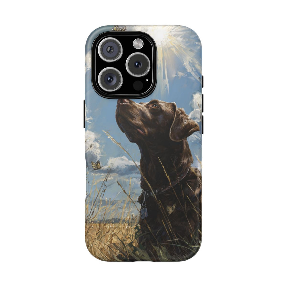 Chocoladekleurige Labrador met Vlinders in Veld