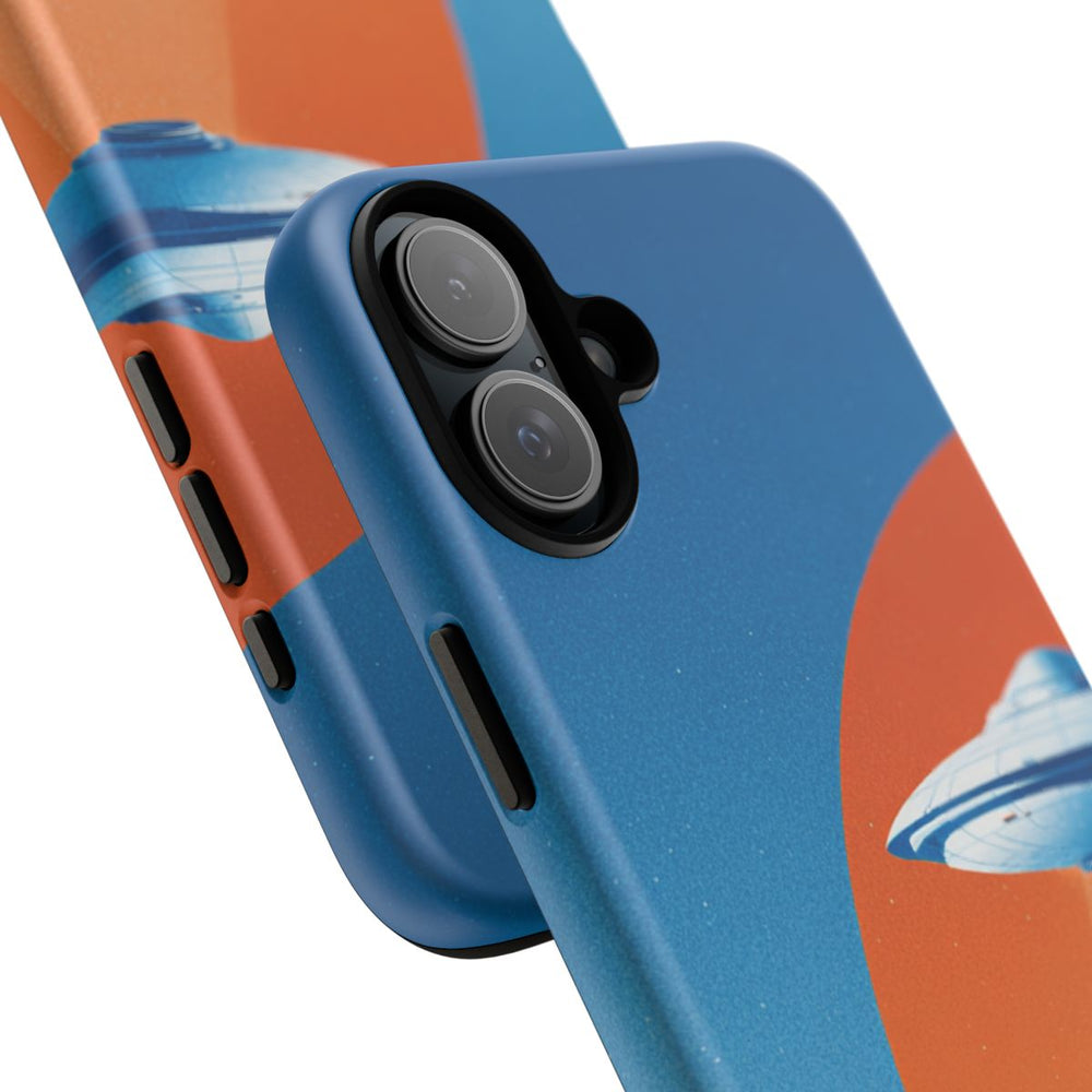 Witte Vliegende Schotel boven Rotsachtig Landschap