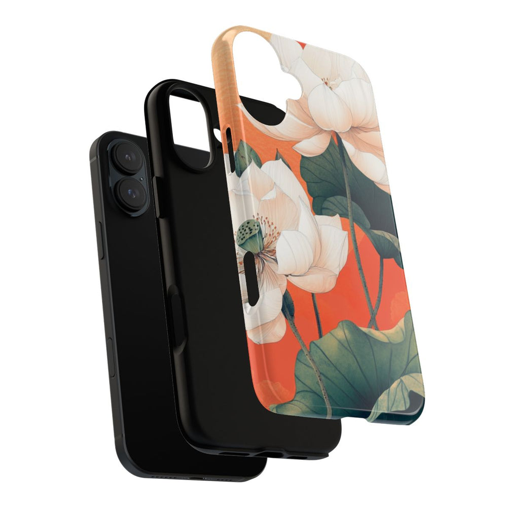 Witte Lotus Bloemen met Groene Bladeren op Oranje Achtergrond