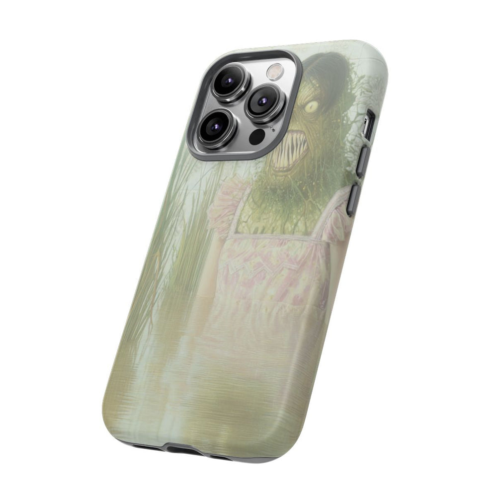 Groen Monster in Roze Jurk tussen Riet