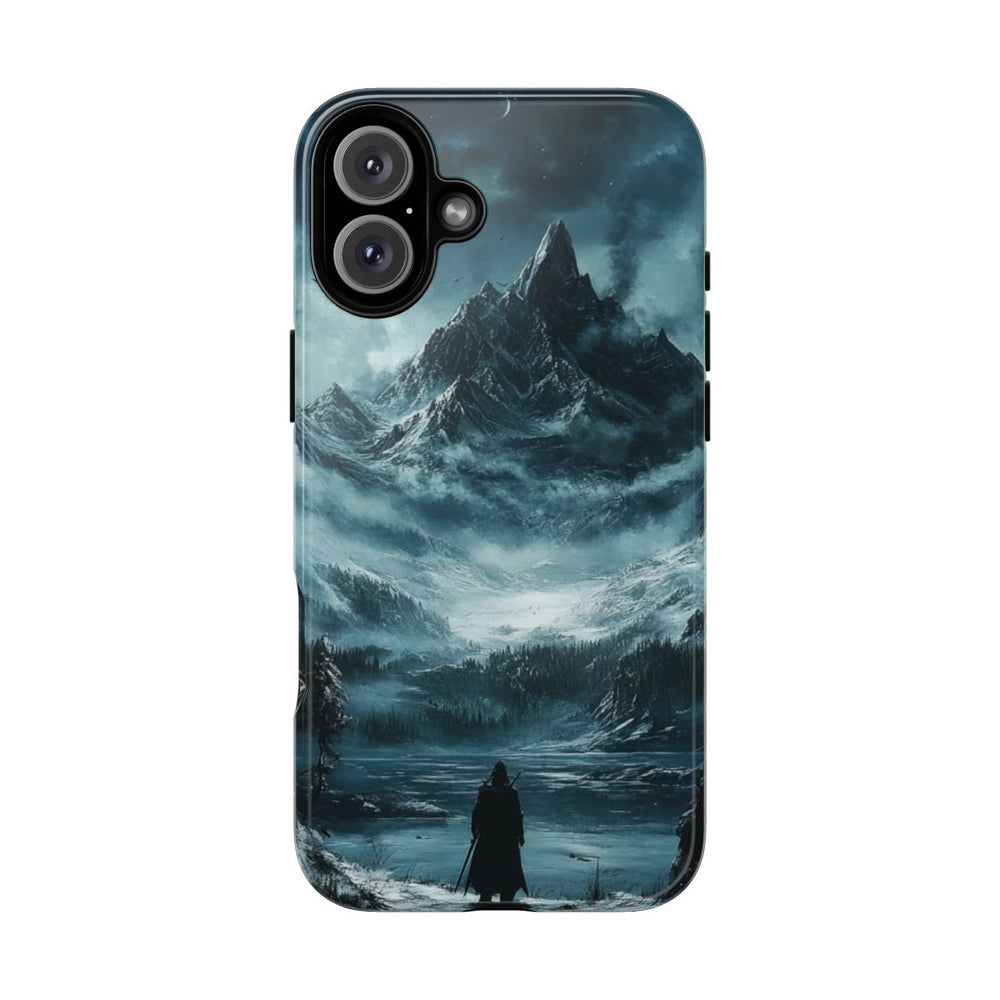 Mysterieus Berglandschap met Eenzame Wandelaar