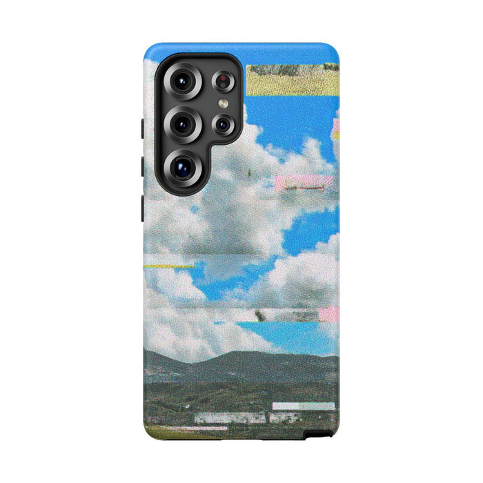 Glitch Effect Wolkenlucht met Bergen