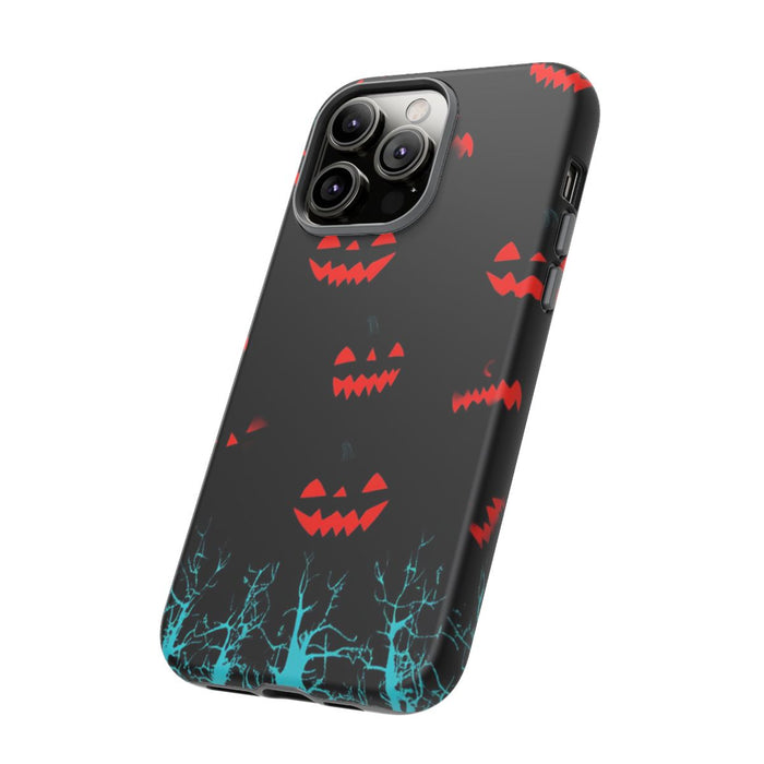 Gloeiende Pompoengezichten Boven Blauwe Bomen