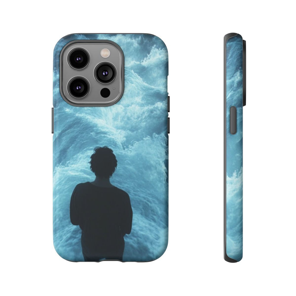 Persoon Staand Tussen Kolkende Watergolven