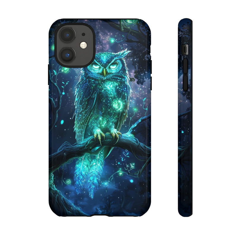 Glinsterende Mystieke Uil op Tak