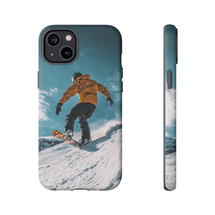 Snowboarder in Gele Jas op Besneeuwde Hellling