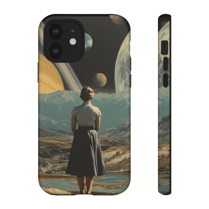 Vrouw in Vintage Jurk met Planetenlandschap