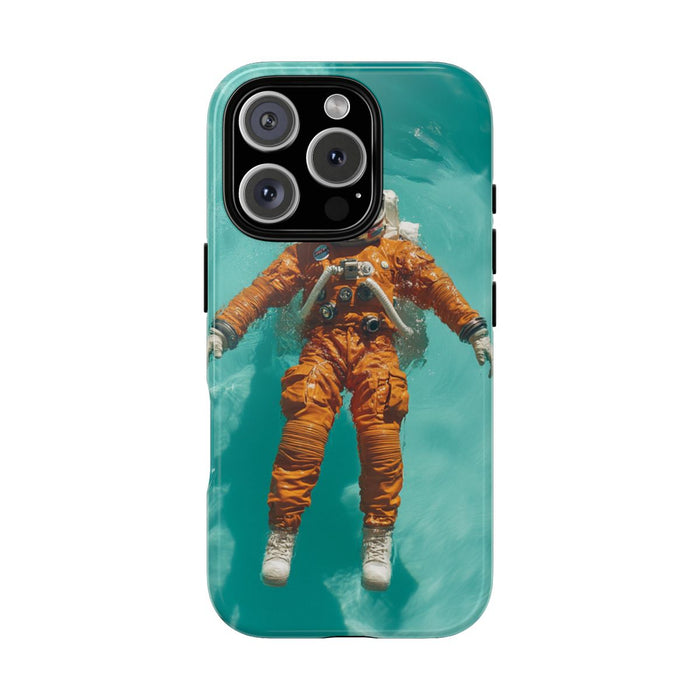 Astronaut in Oranje Pak Zwevend op Water