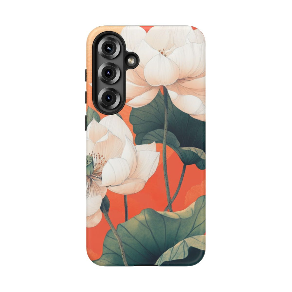Witte Lotus Bloemen met Groene Bladeren op Oranje Achtergrond