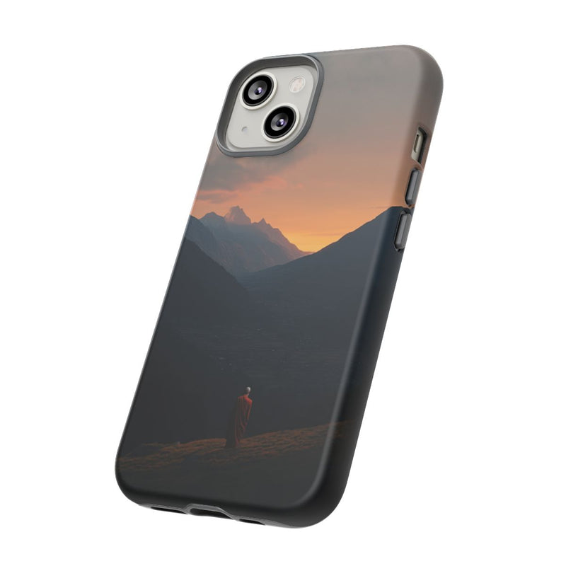 Monnik in Bergdal bij Zonsopkomst