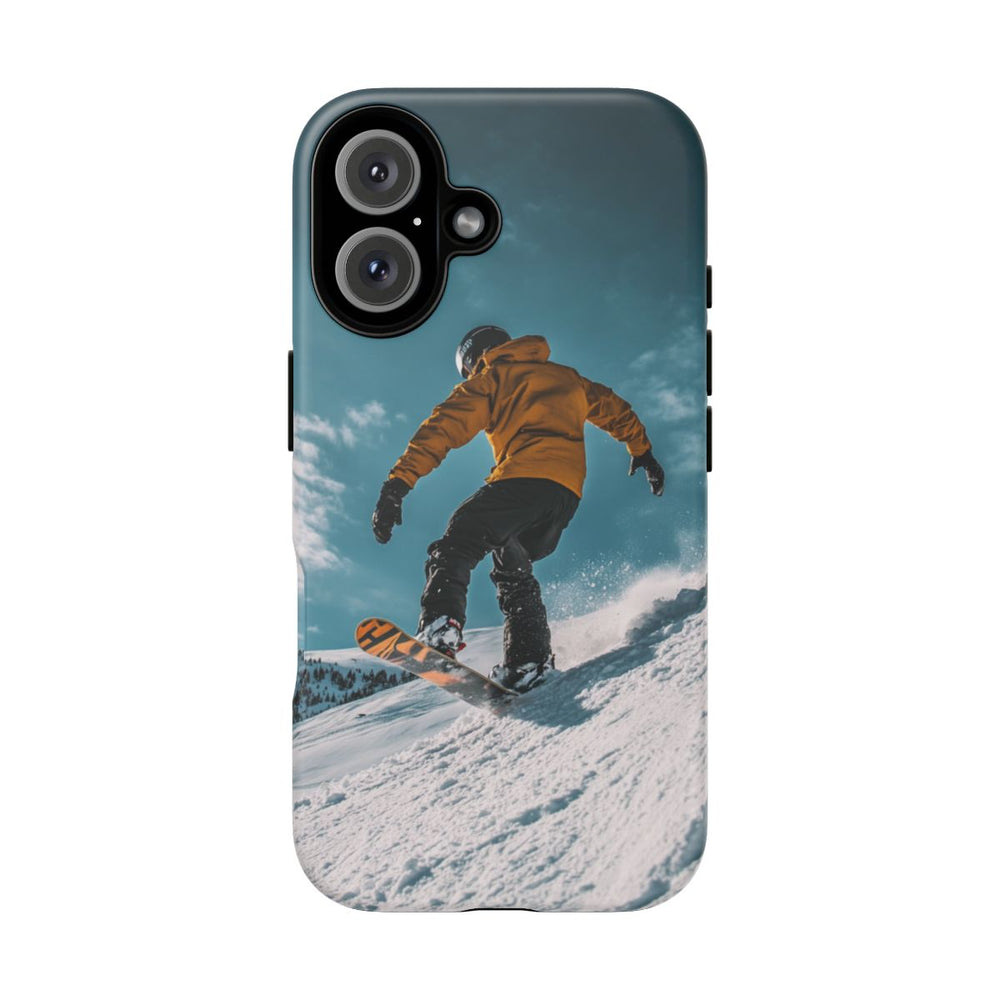 Snowboarder in Gele Jas op Besneeuwde Hellling