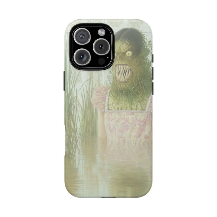 Groen Monster in Roze Jurk tussen Riet